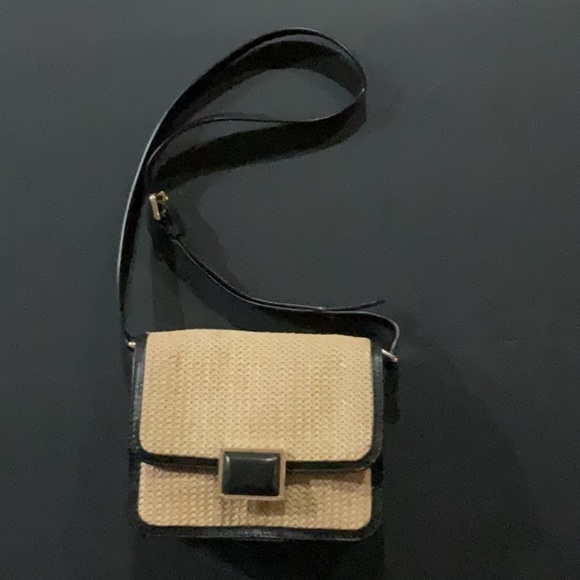 Marc by Marc Jacobs woven crossbody with black leather strap and trim - Picture 1 of 11